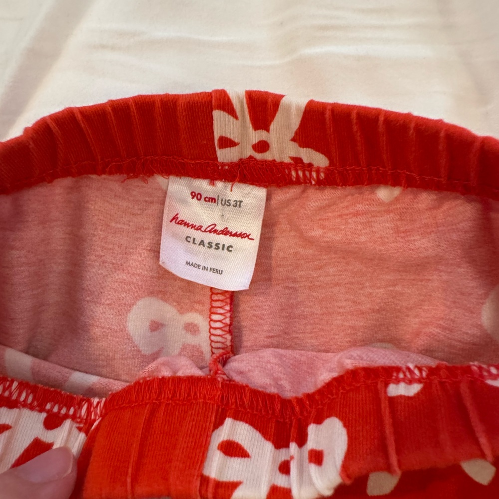 Hanna Andersson Red Leggings with Bow Pattern - Picture 3 of 3